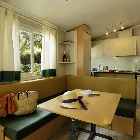 Camping Park מלון 2*